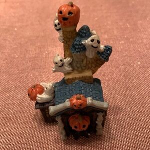 K’s collection 3.5 inch Halloween pumpkin ghost castle